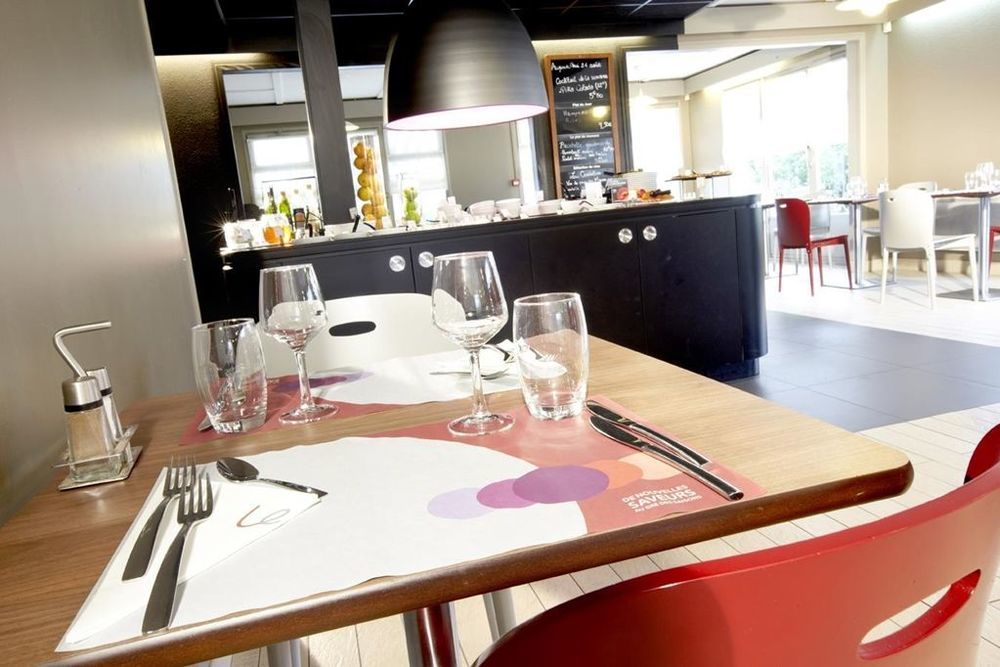Campanile Avallon Sauvigny-le-Bois Restoran gambar